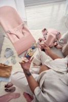 Little Pea BabyBjorn Bouncer Balance Soft-light-pink-3D-jersey_lifestyle